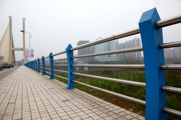 上海不锈钢桥梁护栏价格小幅下跌