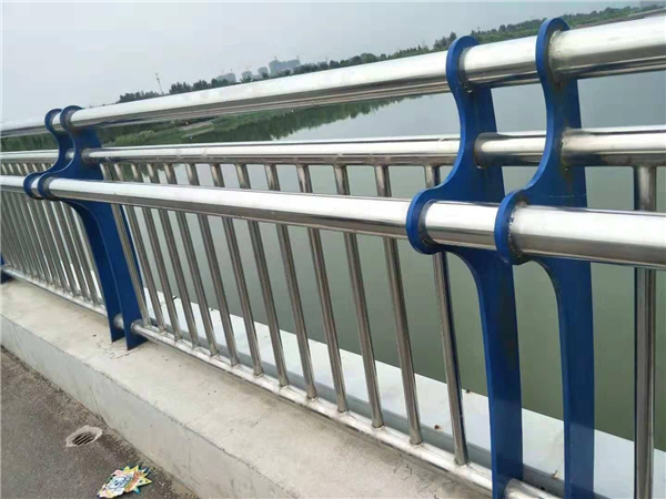 上海不锈钢栏杆立柱